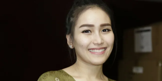 Sempat Dilarikan Ke Rumah Sakit, Ini Kondisi Ayah Ojak Menurut Ayu Ting Ting