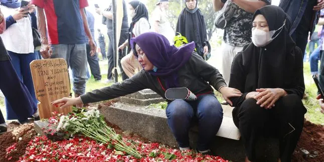 Sempat Dipeluk dan Dibonceng Sebelum Meninggal Dunia, Begini Momen Romantis Ujang Ronda Disisa Hidup Rini S Bon Bon