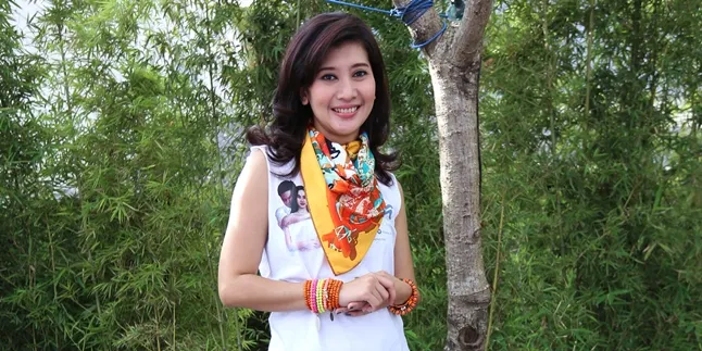 Sempat Dirumorkan Pindah Agama Karena Video yang Menampilkannya Berada di Gereja, Ike Muti Akhirnya Beri Penjelasan