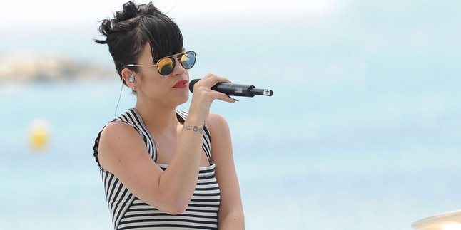 Sempat Ditolak, Lily Allen Cuek di Panggung Latitude