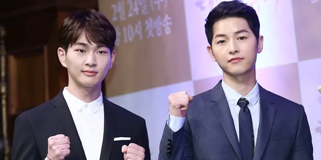 Sempat Galau, Onew SHINee Dapat Nasihat Bijak Dari Song Joong Ki Sempat Galau, Onew SHINee Dapat Nasihat Bijak Dari Song Joong Ki