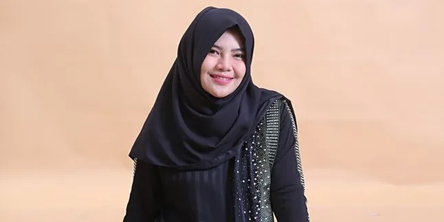 Sempat Geram Disebut Anak Durhaka, Rosa Meldianti Akhirnya Jenguk Sang Kakek