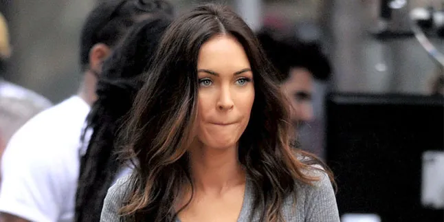 Sempat Gugat Cerai, Megan Fox Puji & Posting Foto Lawas Suami Sempat Gugat Cerai, Megan Fox Puji & Posting Foto Lawas Suami