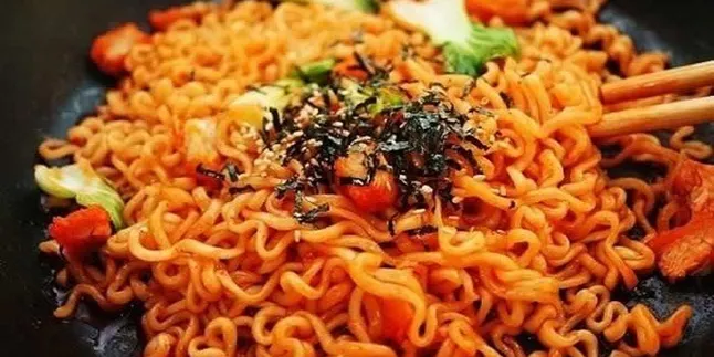 Sempat Ketahuan Bohong, Youtuber Cilik Ini Akhirnya Bisa Makan Samyang Asli