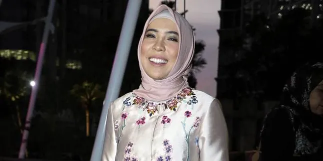 Sempat Ketakutan, Begitu Berhijab Fitri Tropica Merasa Cantik Banget Sempat Ketakutan, Begitu Berhijab Fitri Tropica Merasa Cantik Banget