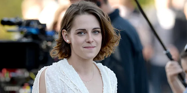 Sempat Ketemu Pattinson & FKA Twigs, Ini Reaksi Kristen Stewart