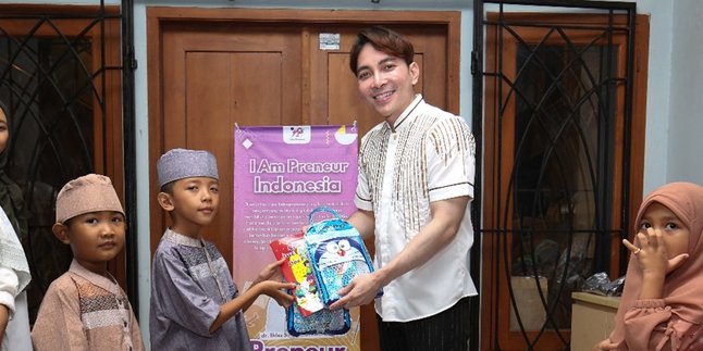 Collaborating with Kersipatih, Dr. Ekles is now actively providing business assistance and scholarships