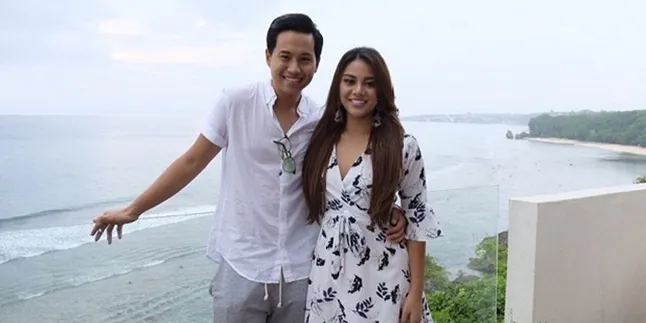 Sempat Liburan Bareng, Aurel Hermansyah & Pacar Saling Tulis Kalimat Manis!