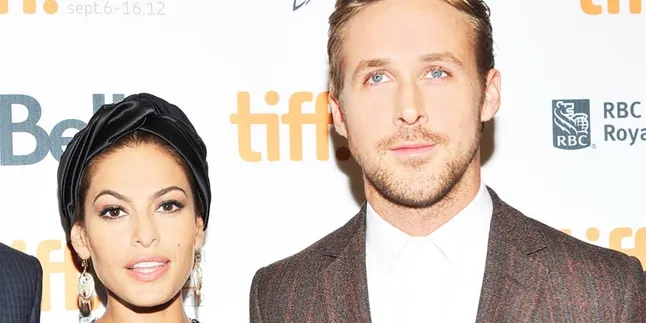 Sempat Sembunyikan Perut Buncit, Eva Mendes Ternyata Hamil Lagi Sempat Sembunyikan Perut Buncit, Eva Mendes Ternyata Hamil Lagi