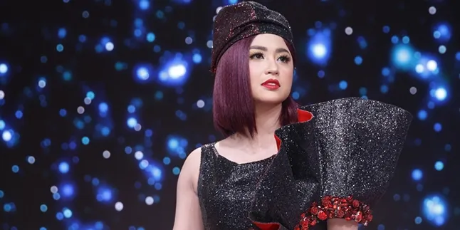 Sesak Nafas - Tak Sadarkan Diri, Begini Kondisi Ayah Dewi Perssik Pasca Keluar ICU