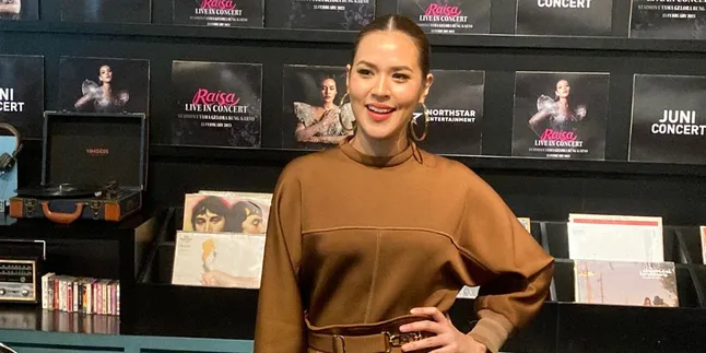 Sempat Tertunda, Raisa Terharu Konser di Stadion Utama GBK Bakal Digelar Tahun Depan Sempat Tertunda, Raisa Terharu Konser di Stadion Utama GBK Bakal Digelar Tahun Depan