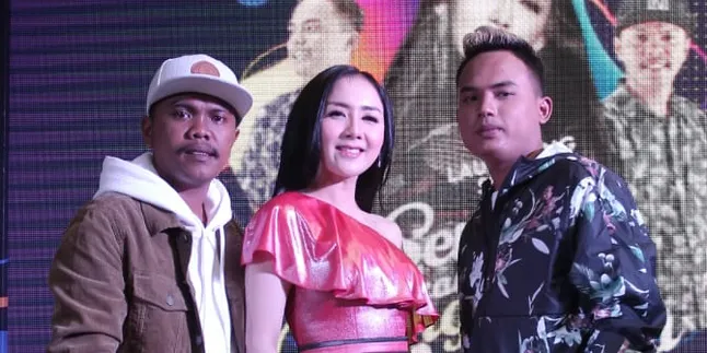'Semua Akan Dangdut Pada Waktunya', Ucie Sucita Lepas dari Label Nagaswara 'Semua Akan Dangdut Pada Waktunya', Ucie Sucita Lepas dari Label Nagaswara