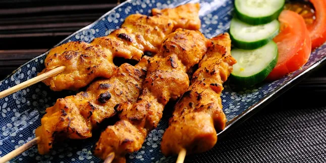Sensasi Sate Ayam Madura, Nikmati Kelezatan Bumbu Kacang yang Menggugah Selera!