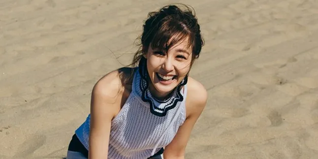 Senyum Cantik Saat di Panggung, Tiffany SNSD Bikin Gagal Move On Senyum Cantik Saat di Panggung, Tiffany SNSD Bikin Gagal Move On