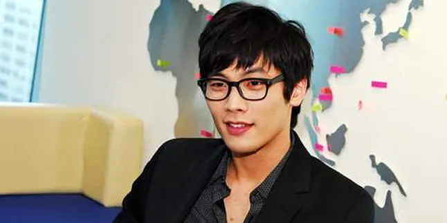 Senyum Menawan Daniel Choi di Cuplikan 'Expected Dating'