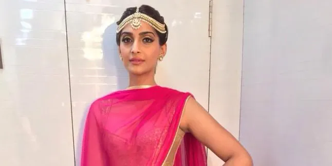 Kena Demam 'Cinderella', Sonam Kapoor Menggila!