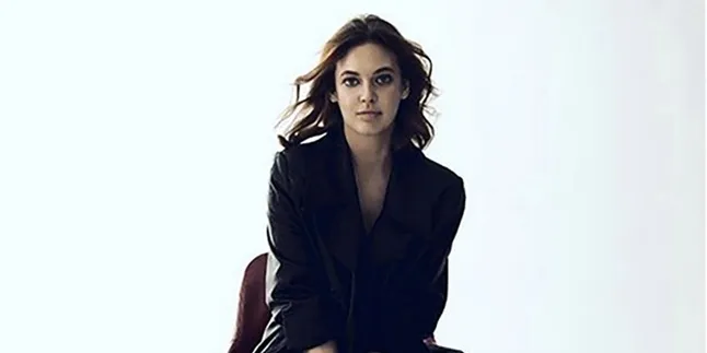 Seorang PNS Dipecat, Gara-Gara Pose Panas di Majalah Playboy