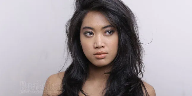 Sepanggung Sama Mantan, Seperti Apa Reaksi Widy Vierratale? Sepanggung Sama Mantan, Seperti Apa Reaksi Widy Vierratale?