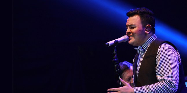 'Sepatu' Baru Tulus Bikin Histeris!