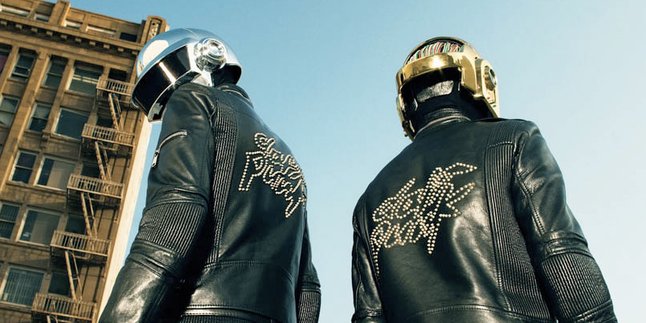 Seperti Apa Sih Wajah di Balik Helm Daft Punk?