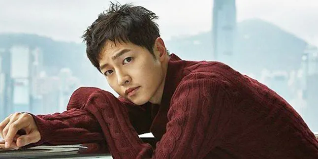 Seperti Ini Penampakan Foto Paspor Terbaru Song Joong Ki