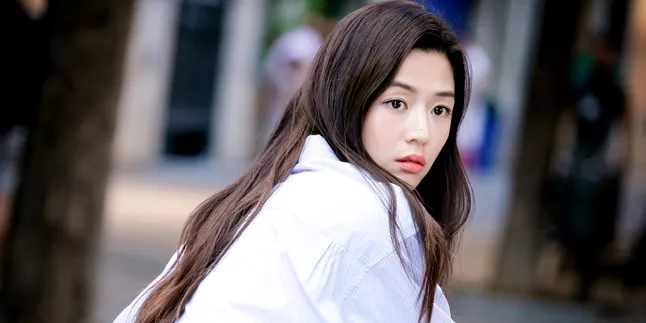 Seperti Inilah Kelakukan Jun Ji Hyun di Lokasi Syuting 'LOTBS' Seperti Inilah Kelakukan Jun Ji Hyun di Lokasi Syuting 'LOTBS'