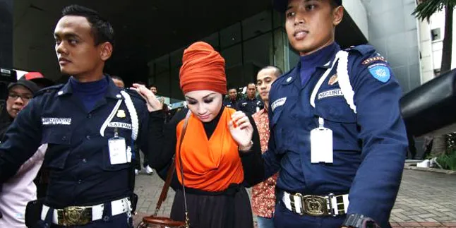 Septy Sanustika Sempat Sewot ke Satpam KPK Septy Sanustika Sempat Sewot ke Satpam KPK