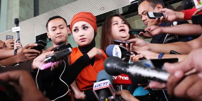 Septy Sanustika Tak Akan Tinggalkan Ahmad Fathanah