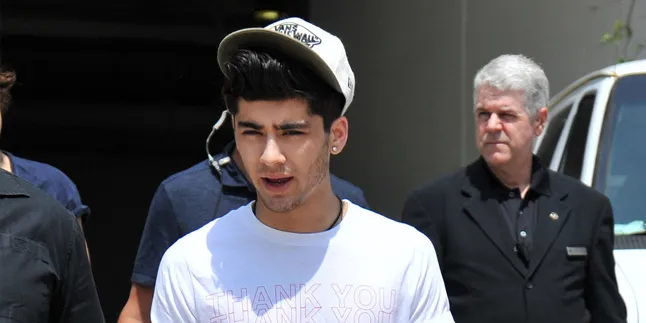Seramnya Tato di Kaki Zayn Malik Ini