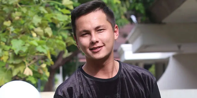 Sering Dibilang Mirip Nicholas Saputra, Apa Kata Andhika Pratama? Sering Dibilang Mirip Nicholas Saputra, Apa Kata Andhika Pratama?