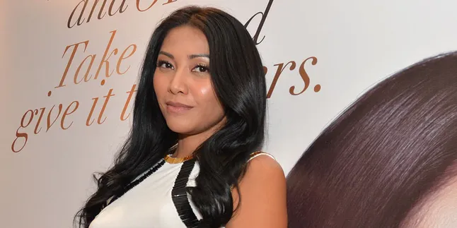 Sering Dibully, Anggun C Sasmi: Itu Sih Mudah Sekali!