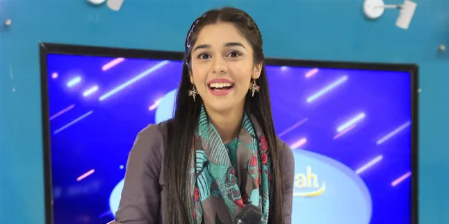 Sering Digosipkan Pacaran dengan Adnan Khan, Eisha Singh: Aku Single Lho
