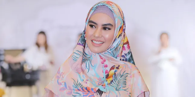 Sering Pakai Niqab, Kartika Putri Merasa Lebih Nyaman