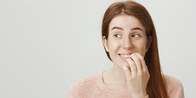 Often Unconsciously Done, Apparently There Are 7 Health Effects of Nail Biting Habits