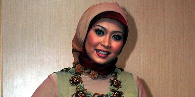 Sering Terlibat Aksi Sosial, Ratna Listy Ajarkan Anak Selalu Bersyukur