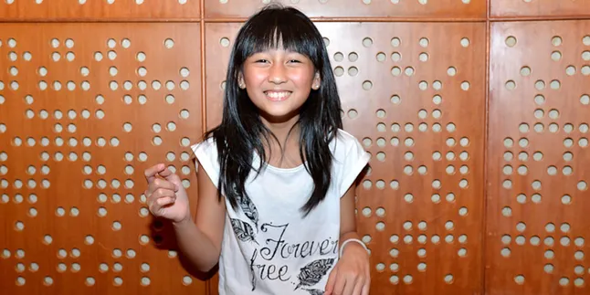 Serius Latihan Drum, Chloe Xaviera Ngotot Nggak Mau Jadi Drummer