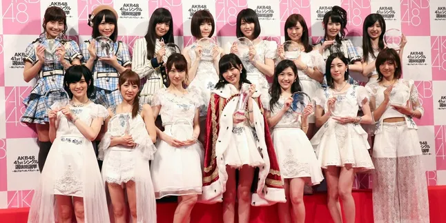 Seru & Ngeri, Saat AKB48 Diminta Menebak Benda Aneh Dalam Kotak Seru & Ngeri, Saat AKB48 Diminta Menebak Benda Aneh Dalam Kotak