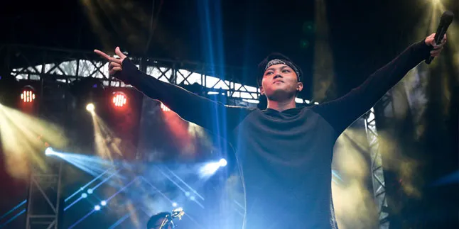 Seru Eksplor Lombok, Rizky Febian Kaget Kulit Menghitam