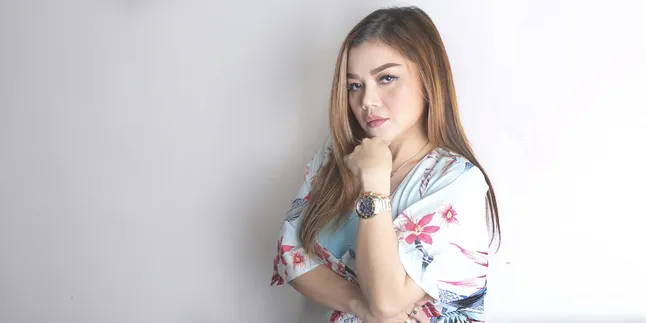 Seruni Bahar, Sempat Dimusuhi Keluarga Bahar Seruni Bahar, Sempat Dimusuhi Keluarga Bahar