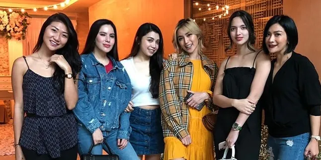 Serunya Arisan Berlian Girlsquad, Nia Ramadhani Beruntung Jadi Yang Pertama Dapat