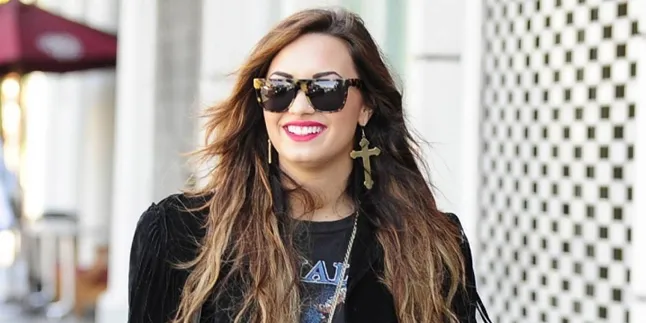 Serunya Perayaan Ulang Tahun Demi Lovato di Afrika