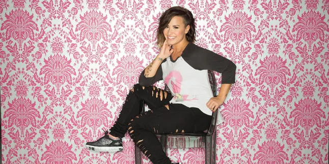 Sesak Napas, Demi Lovato Sampai Harus Dirawat di Rumah Sakit Sesak Napas, Demi Lovato Sampai Harus Dirawat di Rumah Sakit