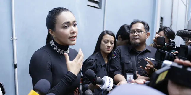 Setahun Jalani Kemoterapi, Anak Denada Masih Harus Jalani Perawatan Hingga Dua Tahun