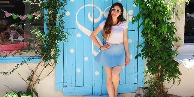 Setangkai Bunga di Telinga, Selin Sezgin Secantik Gadis Bali