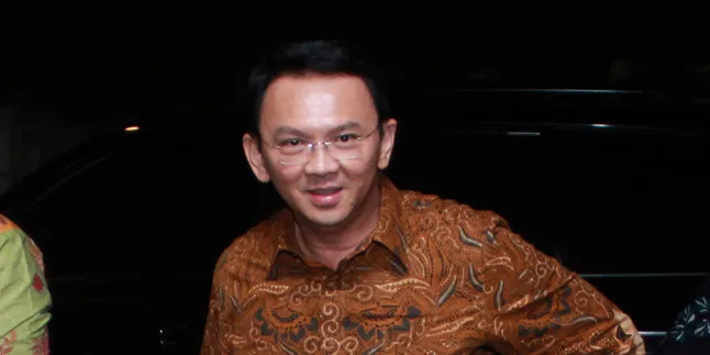 Setelah Dian Sastro, Ahok Wefie Bareng 3 Aktris Cantik Lain Setelah Dian Sastro, Ahok Wefie Bareng 3 Aktris Cantik Lain