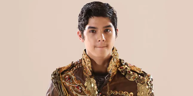 Setelah Dicky SMASH, Al Ghazali Ikutan Pakai Kalung Salib Setelah Dicky SMASH, Al Ghazali Ikutan Pakai Kalung Salib