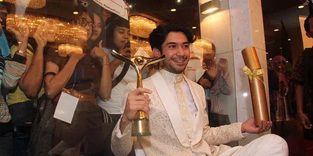 Setelah FFI 2013, Reza Rahadian Terbaik di Piala Maya 2013 Setelah FFI 2013, Reza Rahadian Terbaik di Piala Maya 2013
