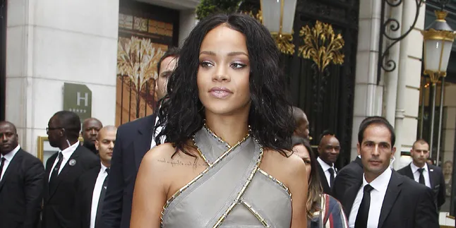 Setelah Kim Kardashian, Foto Bugil Rihanna Juga Ikut Tersebar