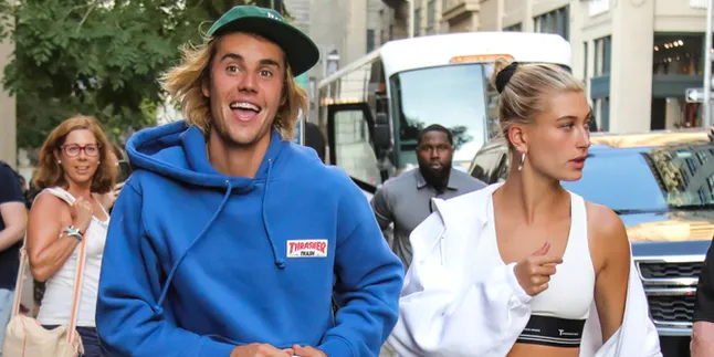 Setelah Menangis, Justin Bieber Kembali Tertawa Bersama Hailey Baldwin