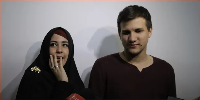 Setelah Menikah, Risty Tagor Manja Sayang ke Stuart Collin Setelah Menikah, Risty Tagor Manja Sayang ke Stuart Collin